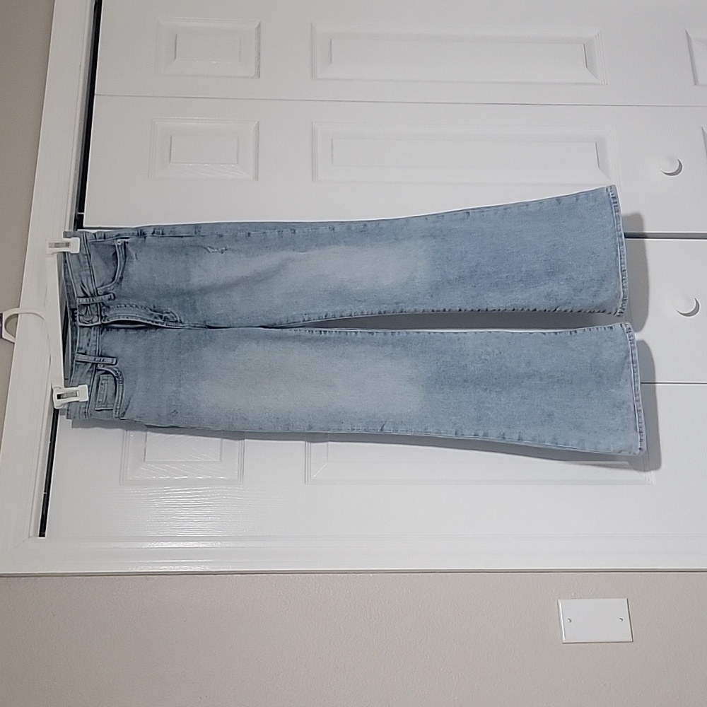 *Never Been Worn* Gap Kids Size 14 Light Denim Flare Jean